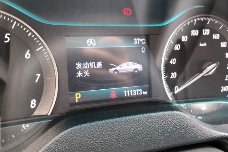 Used Buick GT 2015 18T Dual-Clutch Luxury Model Odometer Close Up