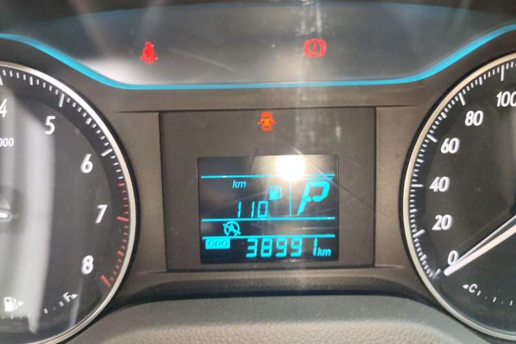 Used Buick GT 2015 15N Automatic Entry-Level Trim Odometer Close Up