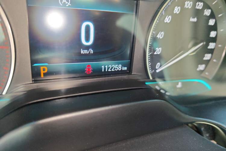 Used Buick GT 2015 15N Automatic Elite Version Odometer Close Up