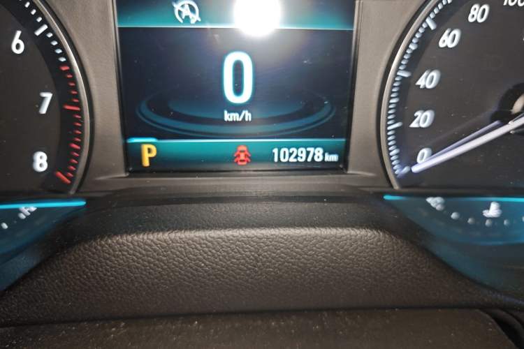 Used Buick GT 2015 15N Automatic Elite Version Odometer Close Up