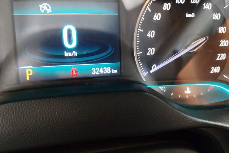 Used Buick GT 2015 15N Automatic Elite Version Odometer Close Up