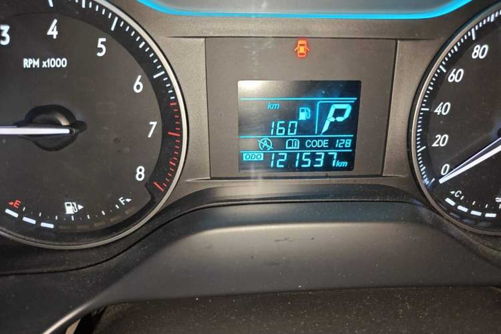 Used Buick GT 2015 15N Automatic Entry-Level Trim Odometer Close Up