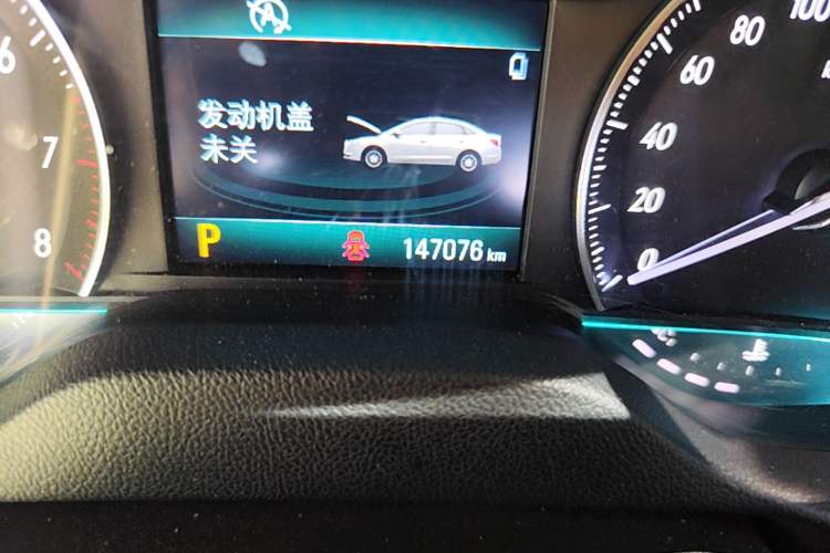 Used Buick GT 2015 15N Automatic Elite Version Odometer Close Up