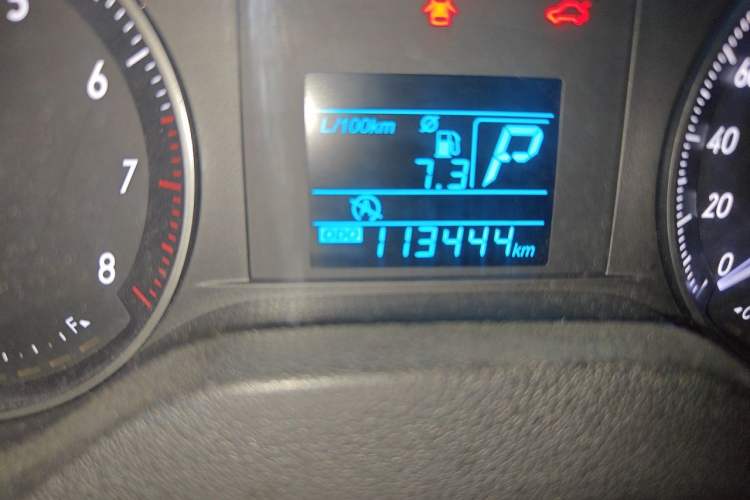 Used Buick GT 2015 15N Automatic Entry-Level Trim Odometer Close Up