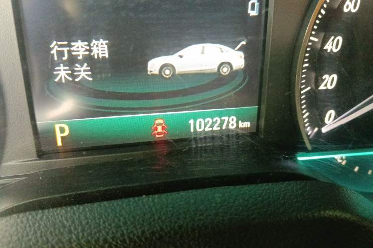 Used Buick GT 2015 15N Automatic Deluxe Edition Odometer Close Up