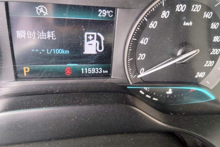 Used Buick GT 2015 15N Automatic Deluxe Edition Odometer Close Up