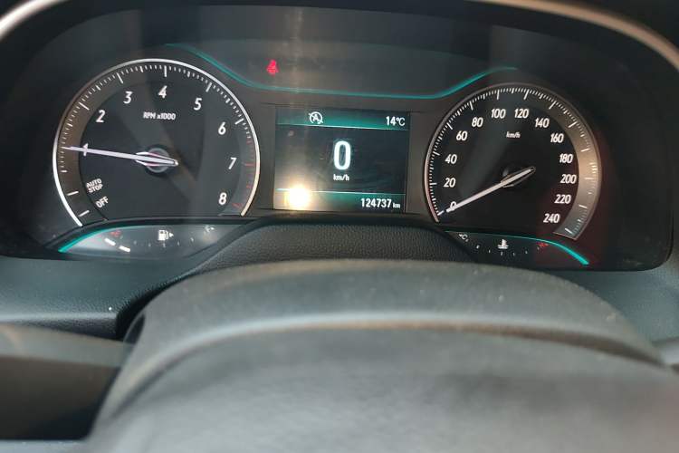 Used Buick GT 2015 15N Automatic Deluxe Edition Odometer Close Up