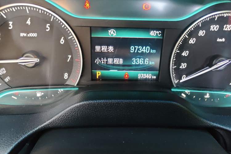 Used Buick GT 2015 15N Automatic Deluxe Edition Odometer Close Up