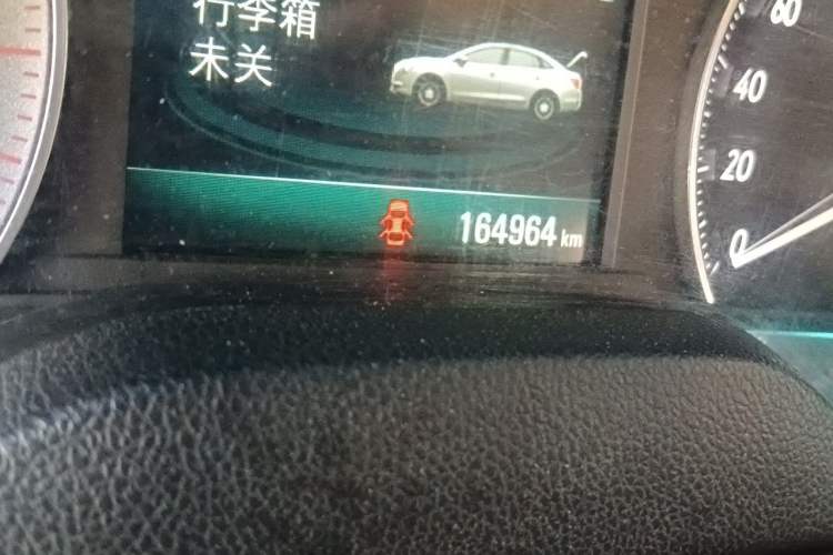 Used Buick GT 2015 15N Manual Luxury Version Odometer Close Up