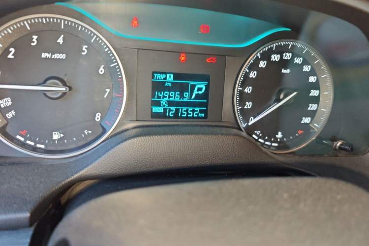 Used Buick GT 2015 15N Automatic Entry-Level Trim Odometer Close Up