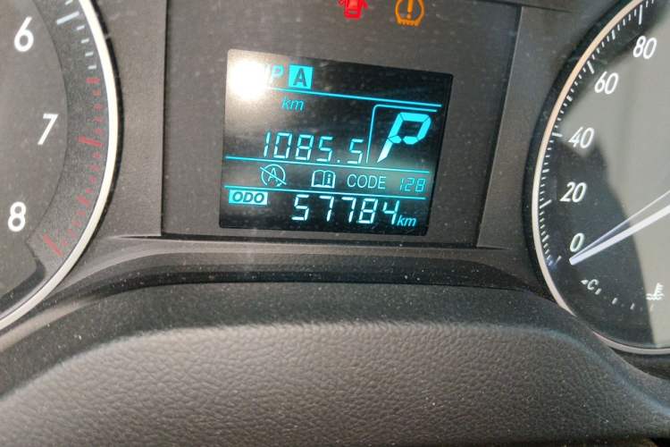 Used Buick GT 2015 15N Automatic Entry-Level Trim Odometer Close Up