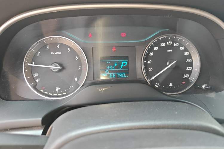 Used Buick GT 2015 15N Automatic Entry-Level Trim Odometer Close Up
