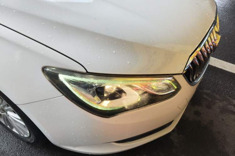 Used Buick GT 2015 15N Automatic Elite Version Right Front Headlight
