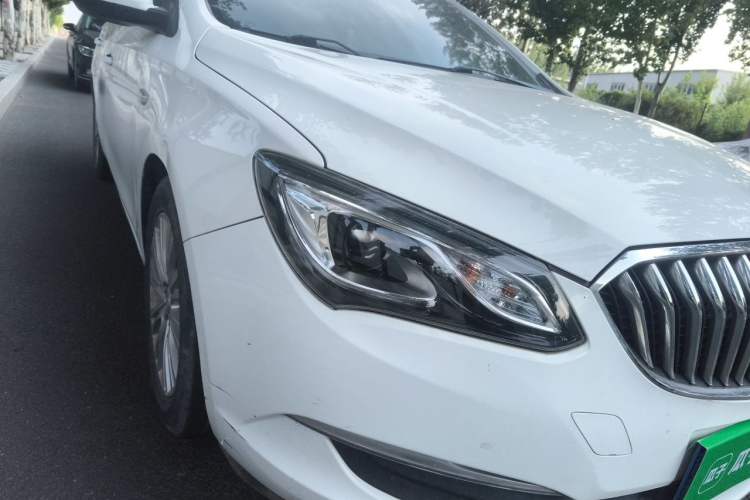 Used Buick GT 2015 15N Automatic Deluxe Edition Right Front Headlight