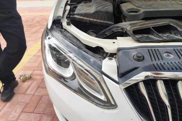 Used Buick GT 2015 15N Automatic Elite Version Right Front Headlight