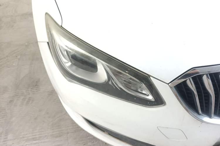 Used Buick GT 2015 15N Automatic Deluxe Edition Right Front Headlight