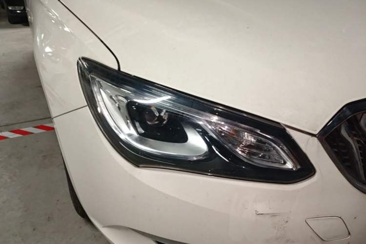 Used Buick GT 2015 15N Automatic Deluxe Edition Right Front Headlight