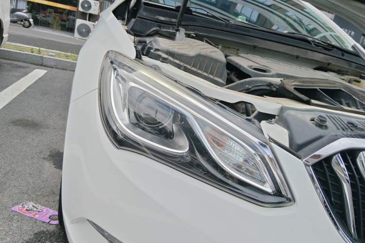 Used Buick GT 2015 15N Automatic Elite Version Right Front Headlight
