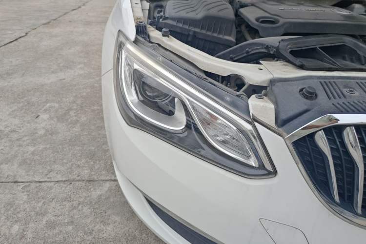 Used Buick GT 2015 15N Automatic Elite Version Right Front Headlight