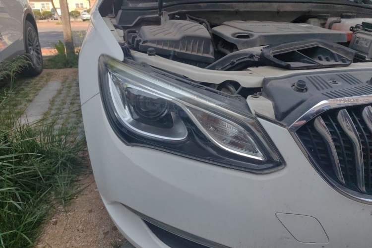 Used Buick GT 2015 15N Automatic Elite Version Right Front Headlight