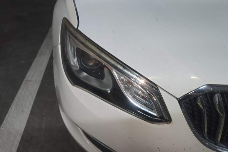 Used Buick GT 2015 15N Automatic Elite Version Right Front Headlight