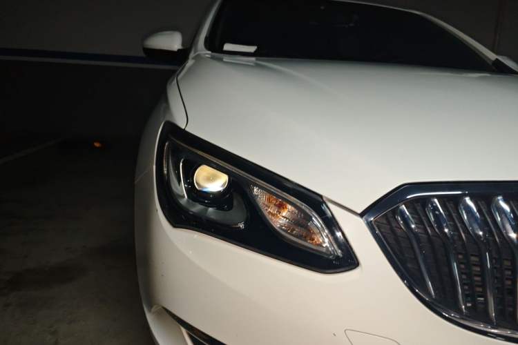 Used Buick GT 2015 15N Automatic Deluxe Edition Right Front Headlight