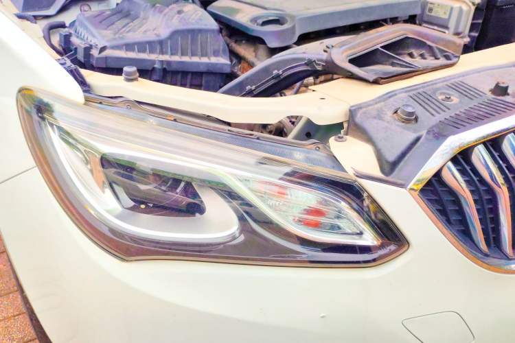 Used Buick GT 2015 15N Automatic Deluxe Edition Right Front Headlight