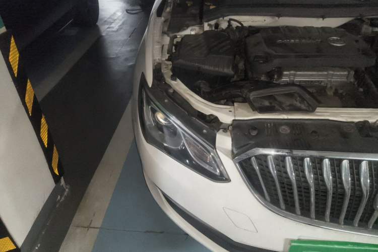 Used Buick GT 2015 15N Automatic Elite Version Right Front Headlight