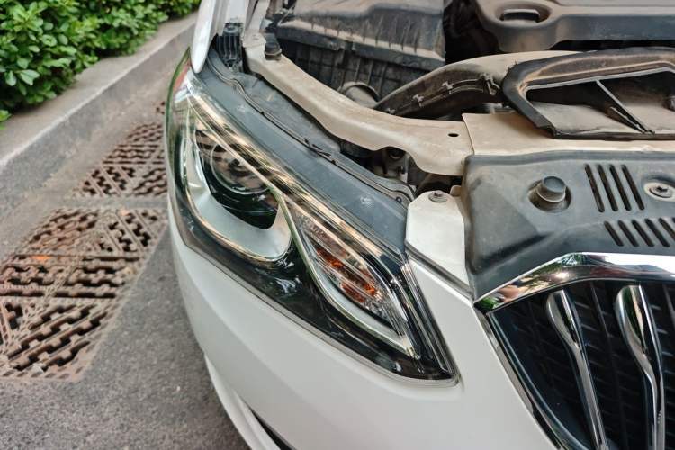 Used Buick GT 2015 15N Automatic Elite Version Right Front Headlight