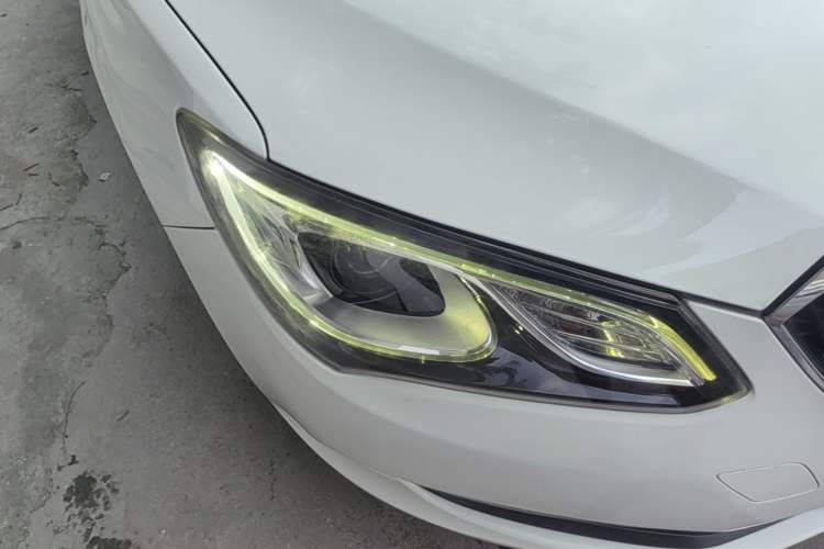 Used Buick GT 2015 15N Automatic Deluxe Edition Right Front Headlight