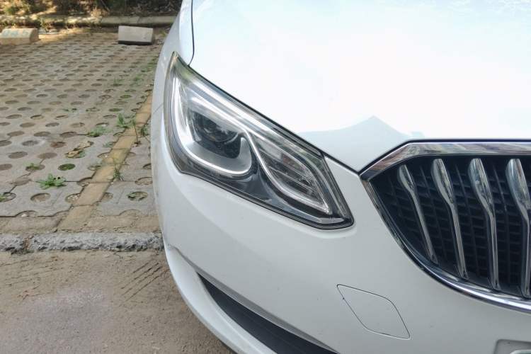 Used Buick GT 2015 15N Automatic Elite Version Right Front Headlight