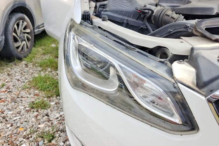 Used Buick GT 2015 18T Dual-Clutch Luxury Model Right Front Headlight