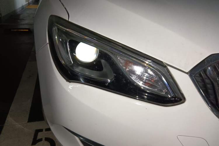 Used Buick GT 2015 15N Automatic Elite Version Right Front Headlight