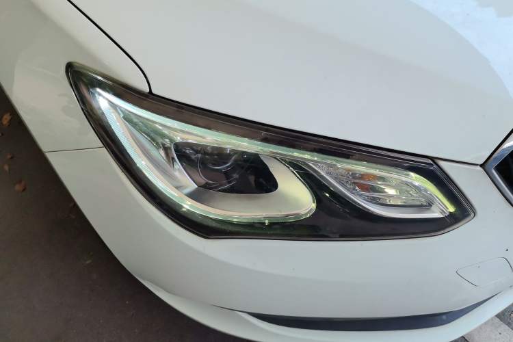 Used Buick GT 2015 15N Automatic Deluxe Edition Right Front Headlight