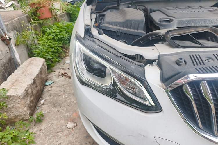Used Buick GT 2015 15N Automatic Deluxe Edition Right Front Headlight