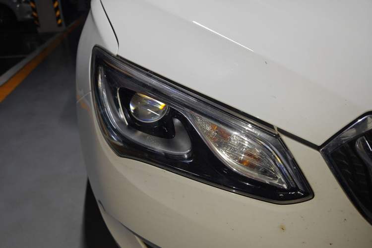 Used Buick GT 2015 15N Automatic Entry-Level Trim Right Front Headlight