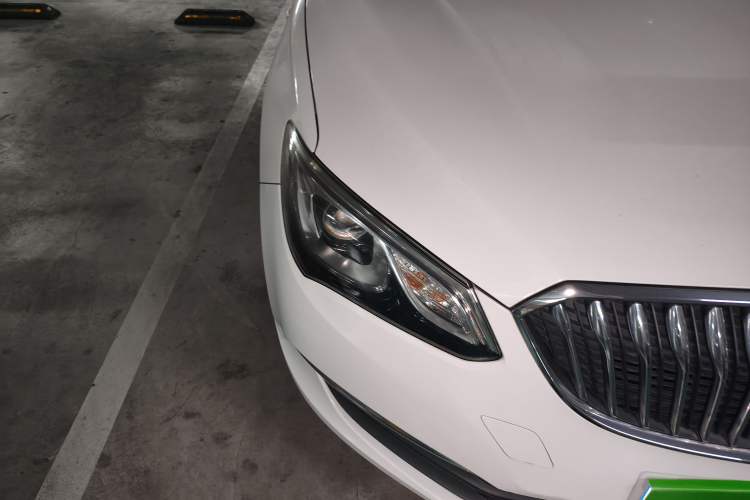 Used Buick GT 2015 15N Automatic Elite Version Right Front Headlight
