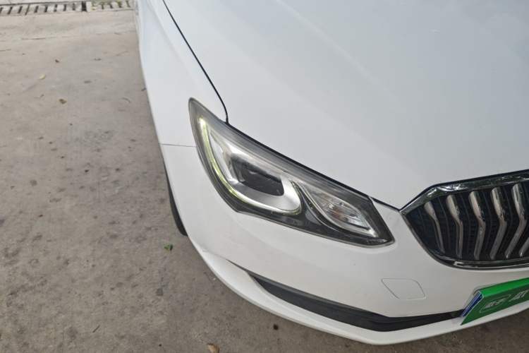 Used Buick GT 2015 15N Automatic Deluxe Edition Right Front Headlight