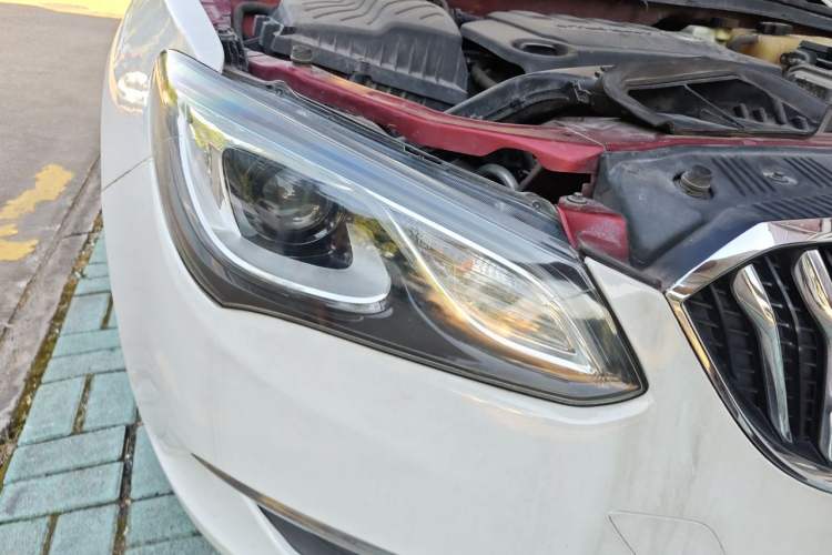 Used Buick GT 2015 15N Automatic Deluxe Edition Right Front Headlight