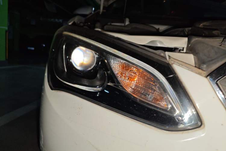 Used Buick GT 2015 15N Automatic Deluxe Edition Right Front Headlight