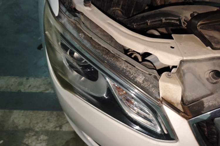 Used Buick GT 2015 15N Automatic Elite Version Right Front Headlight