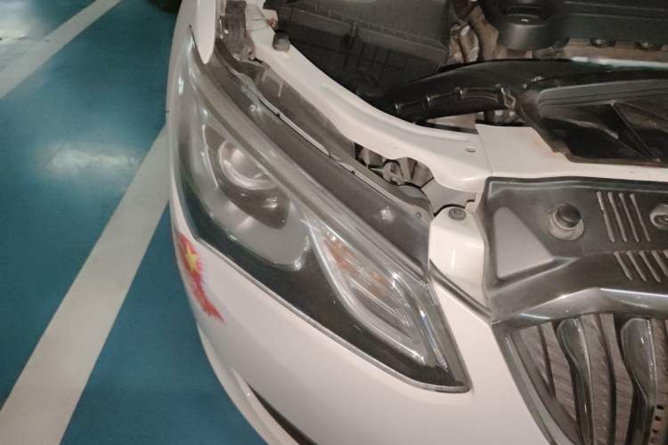 Used Buick GT 2015 15N Automatic Entry-Level Trim Right Front Headlight