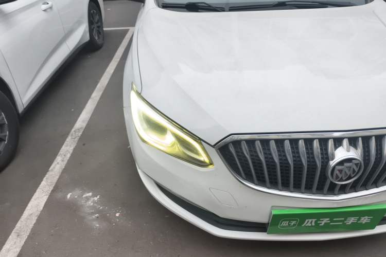 Used Buick GT 2015 15N Automatic Elite Version Right Front Headlight
