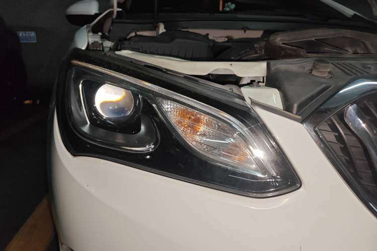 Used Buick GT 2015 15N Automatic Deluxe Edition Right Front Headlight