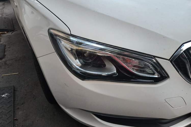 Used Buick GT 2015 15N Automatic Elite Version Right Front Headlight