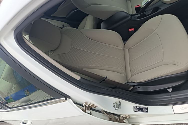 Used Buick GT 2015 15N Automatic Elite Version Right Front Seat