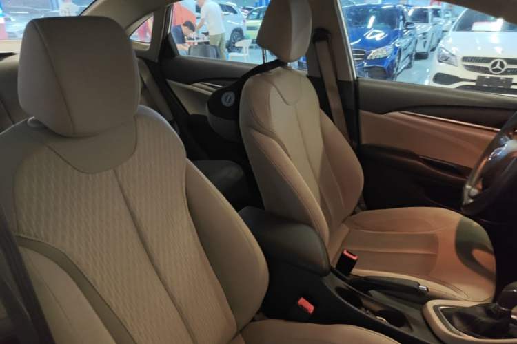 Used Buick GT 2015 15N Automatic Elite Version Right Front Seat
