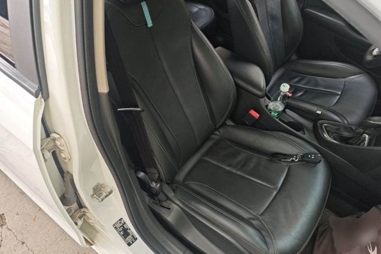 Used Buick GT 2015 18T Dual-Clutch Luxury Model Right Front Seat