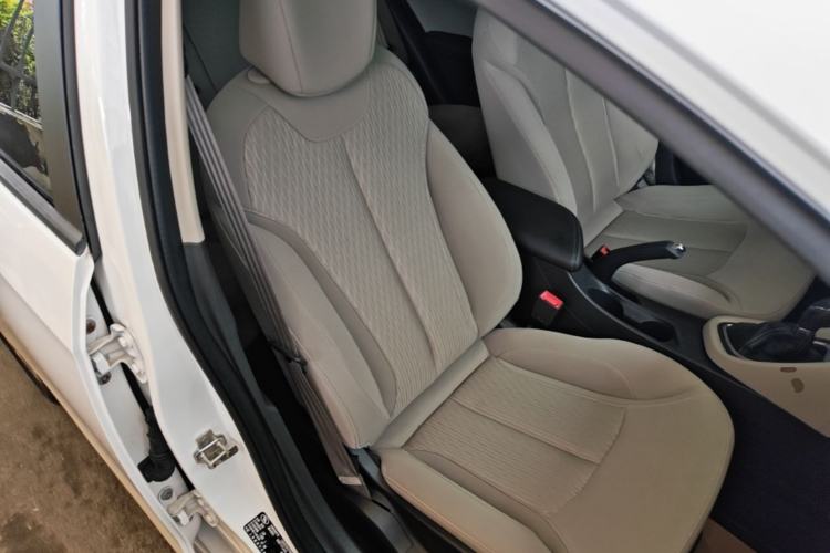 Used Buick GT 2015 15N Automatic Elite Version Right Front Seat