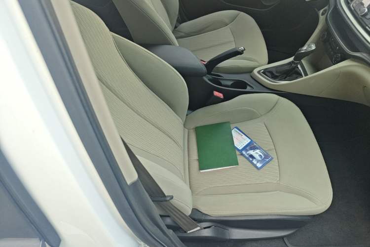 Used Buick GT 2015 15N Automatic Elite Version Right Front Seat